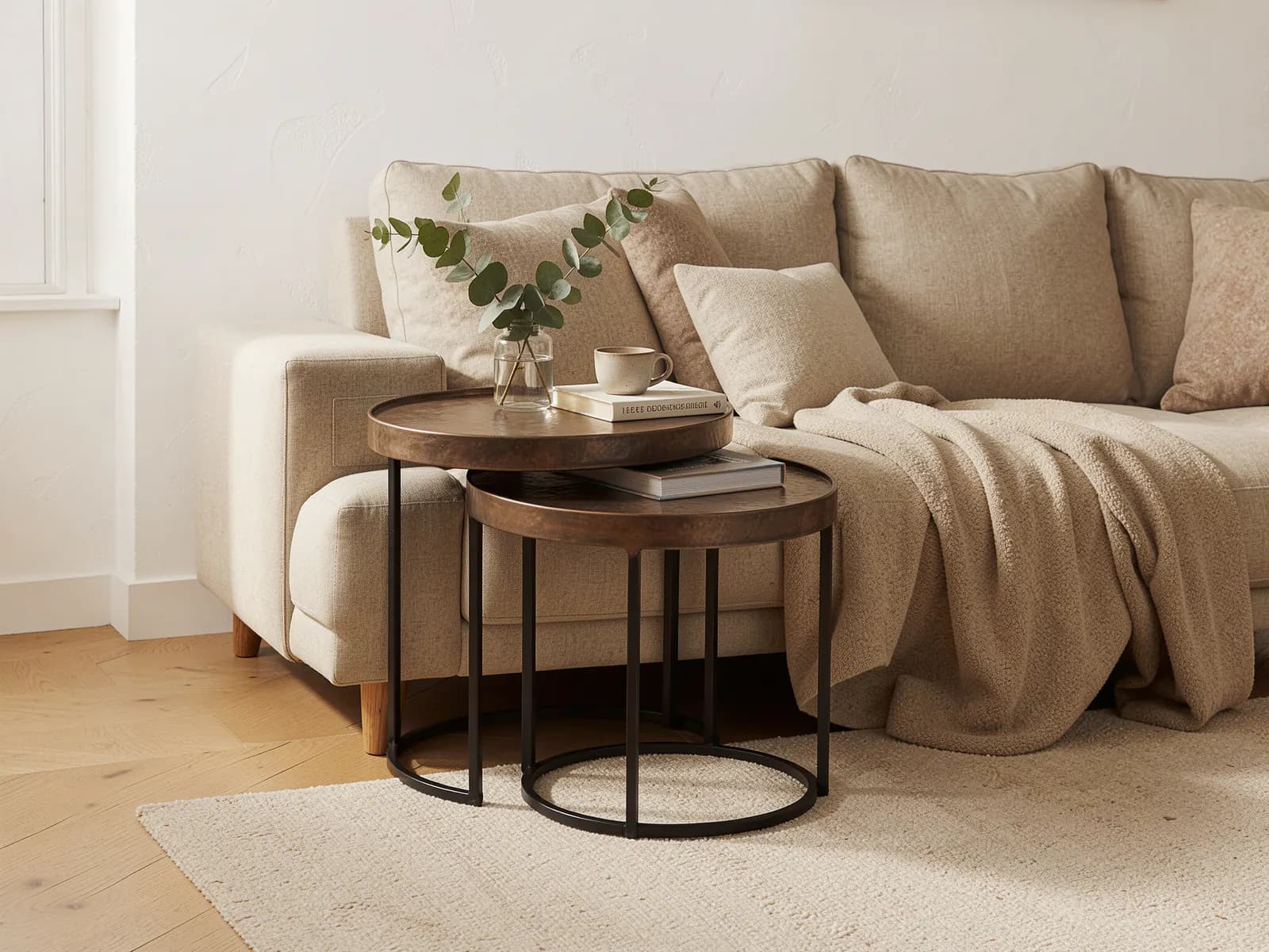 Saga nesting tables, Bronze